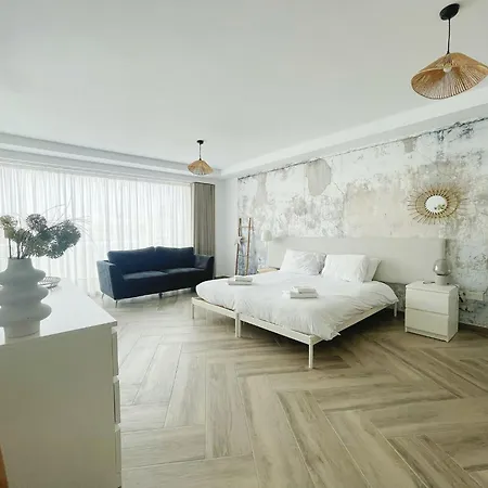 Apartment The Cube Modern Open Space In