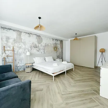 Apartment The Cube Modern Open Space In